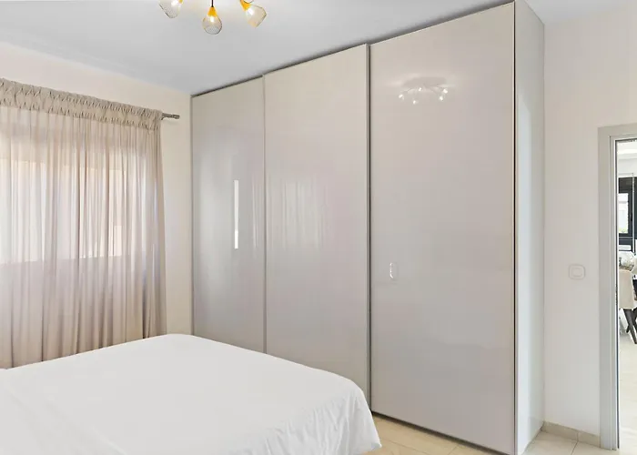 Malona Horizon * Malona Village